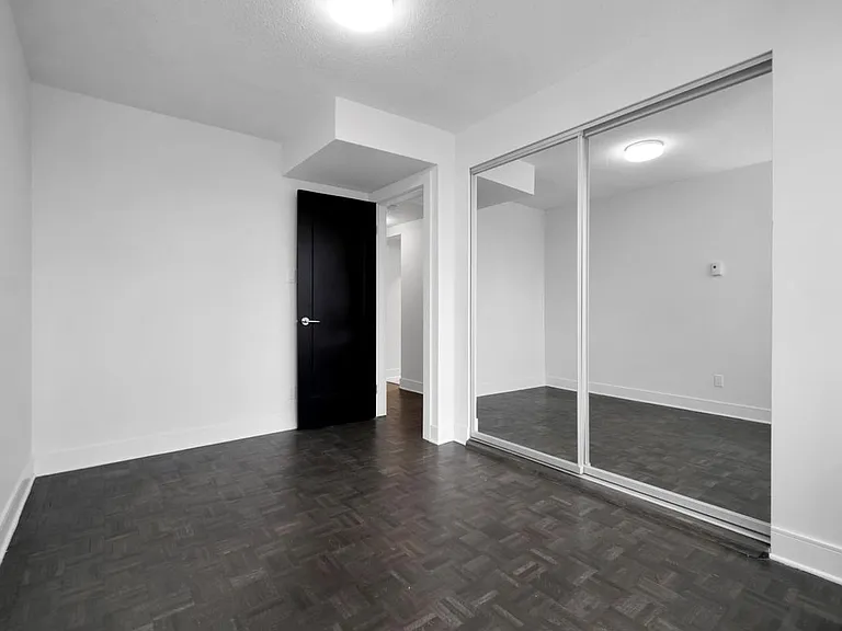 1100 Harwood St — Photo 16