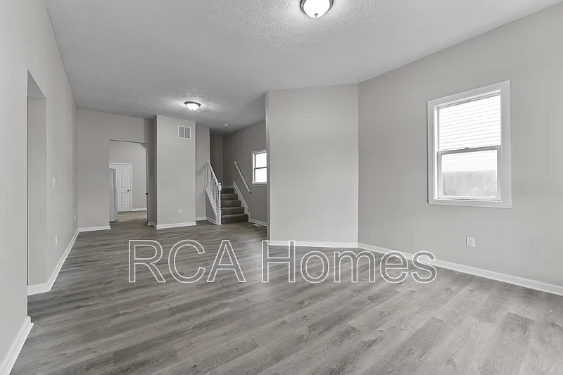 3 bed, 1.5 bath, $1,350 — Photo 3