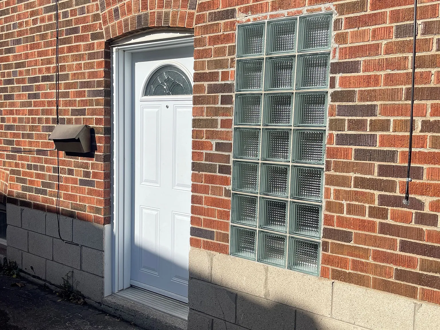 3 bed, $1,800 — Photo 1