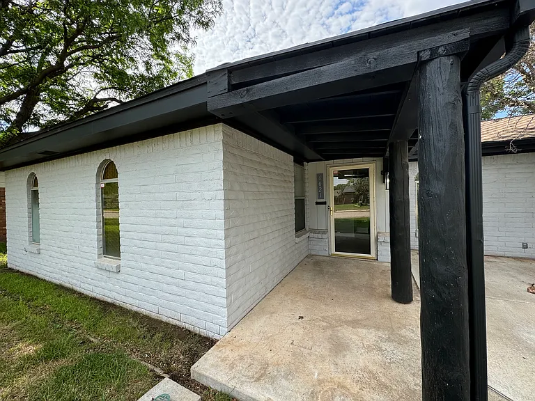 6021 Hanson Rd — Photo 3