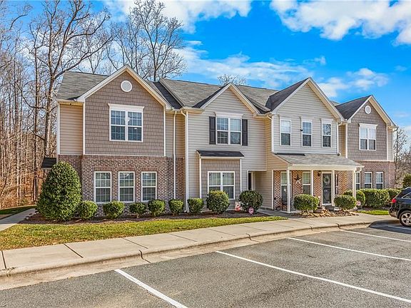 3rd image of 460 Ridgebrooke Dr
