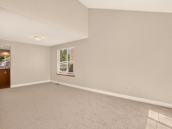 5th image of 1819 Dayton Ave NE
