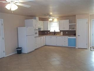 3rd image of 3213 Mandell Cir