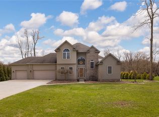 1703 Grist Mill Dr, North East, PA