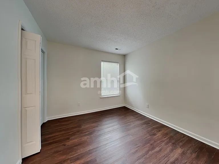 4705 Silverdene St — Photo 13