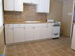 463 Hibbs Ave, Glenolden, PA 19036