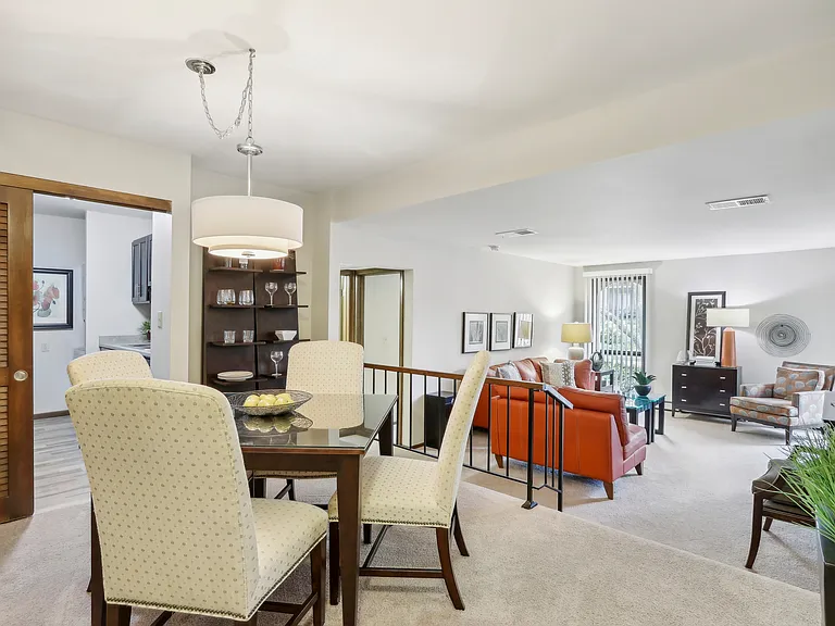 Serafino Square Luxury Apartments — Photo 11