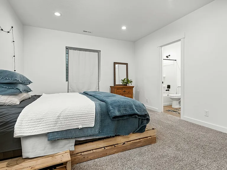 627 S Meade St — Photo 34