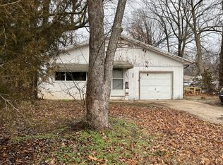 2807 E Bennett St, Springfield, MO 65804