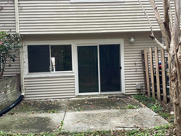 2nd image of 220 Elizabeth St APT A11