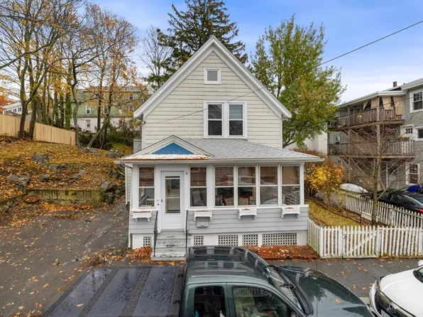 17 Cliff St, Salem, MA 01970