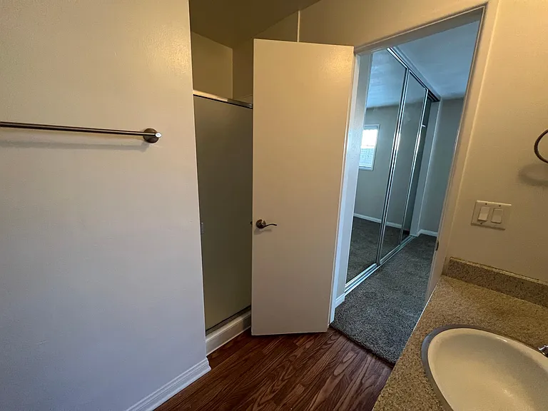 211 Valencia St #1 — Photo 11