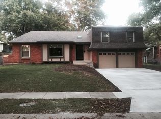 9225 Sturgeon Dr, Overland Park, KS 66212