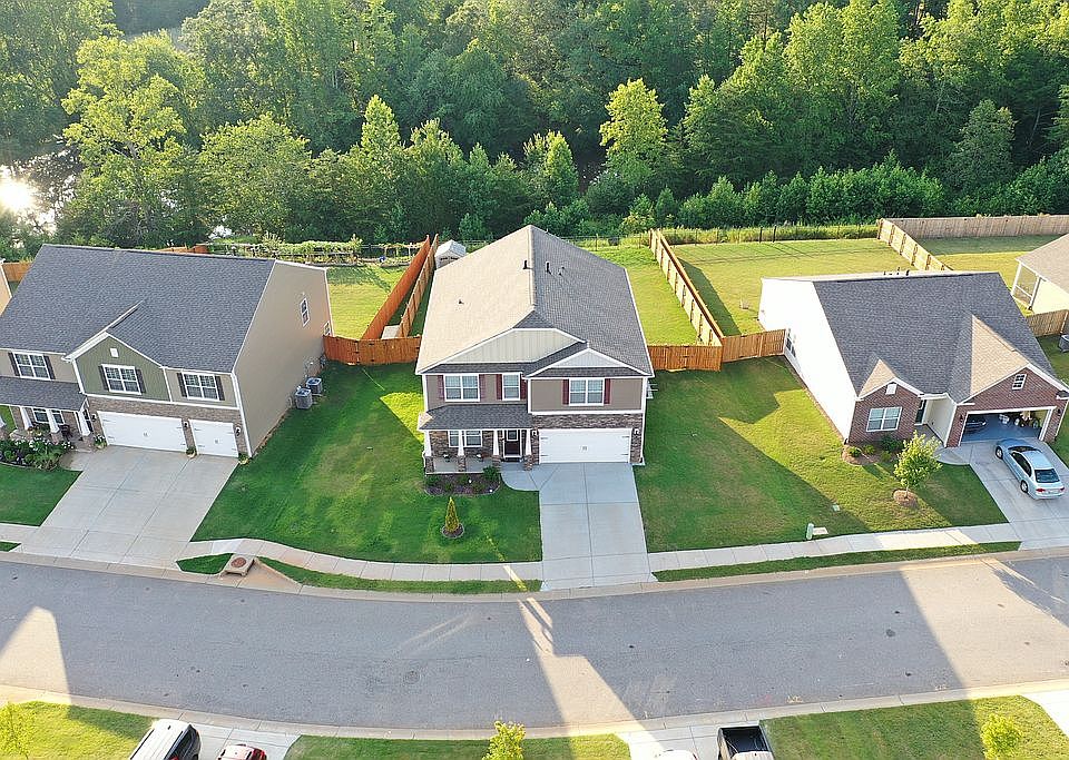 1st image of 204 Hartwood Lake Ln