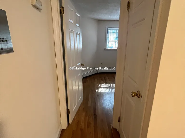 Pine St — Photo 10