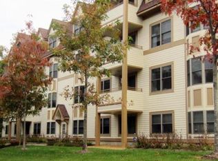 12 Russell Rd UNIT 306, Wellesley, MA 02482