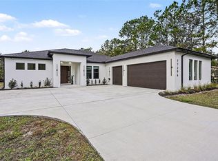17296 Raintree Rd, Lutz, FL 33558
