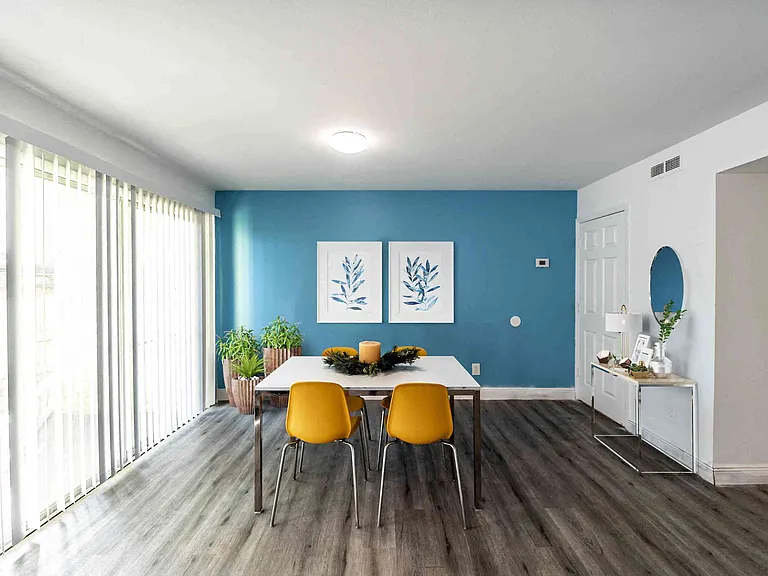 Red Bay Apartment Complex — Photo 15