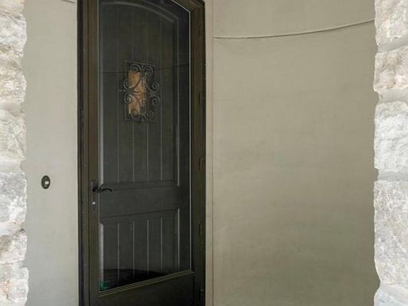 5th image of 3014 S Detroit Ave