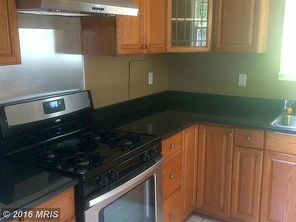 3rd image of 13303 Knoll Ct
