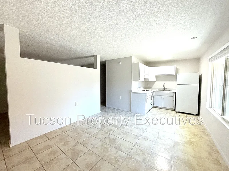 1 bed, 1.0 bath, 306 sqft, $700 — Photo 4