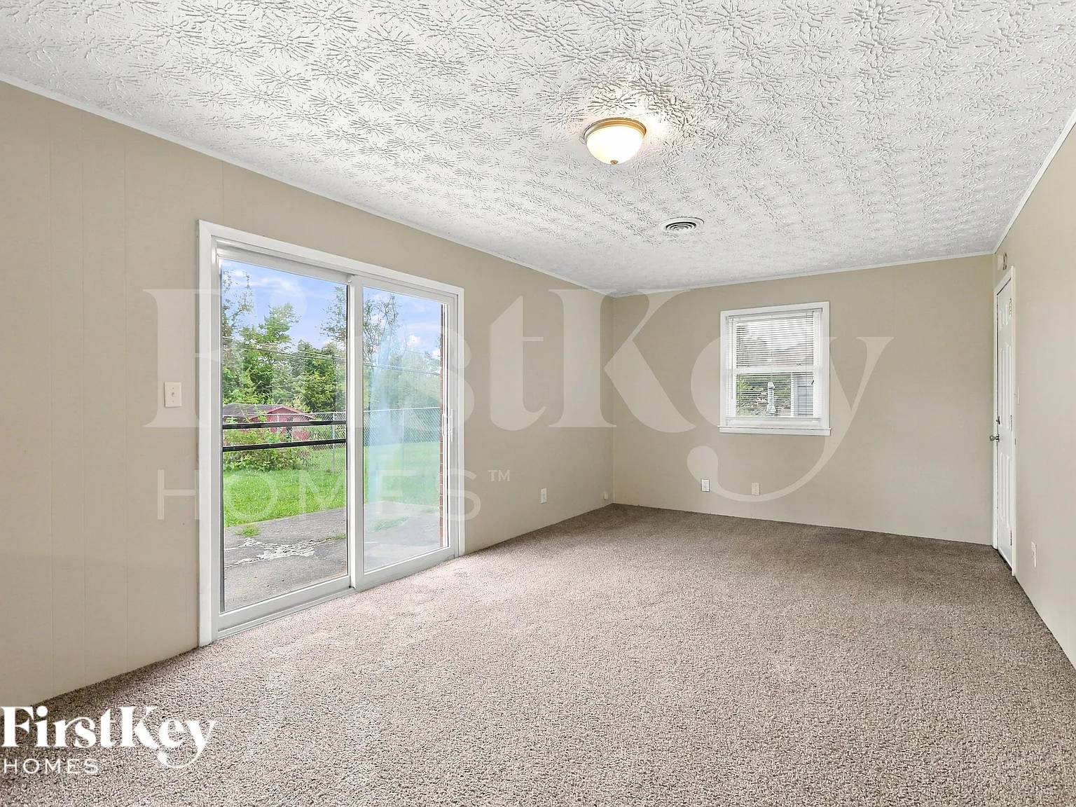 3 bed, 1.5 bath, 1344 sqft, $1,555 — Photo 4