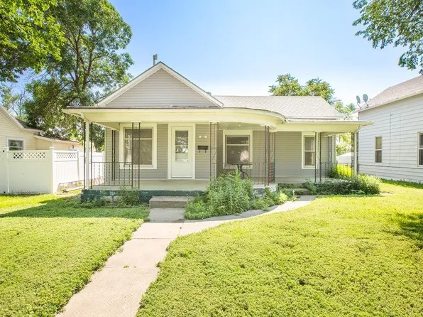 805 E 2nd St, McCook, NE 69001