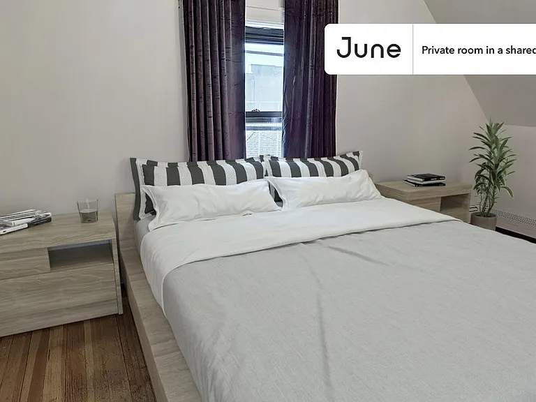 132 Chiswick Rd #3F — Photo 1