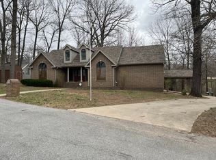 709 Blackjack Dr, Cassville, MO 65625