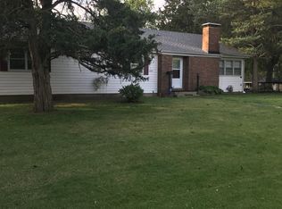 3325 E Meadow Ln, Decatur, IL 62521