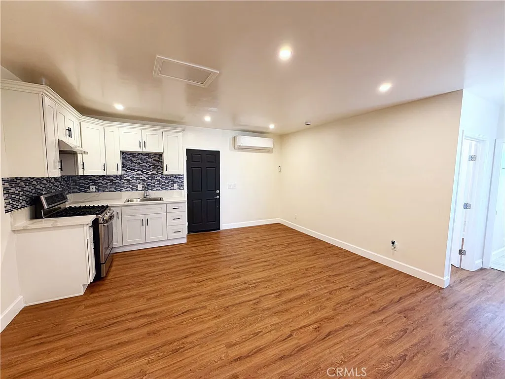 1 bed, 400 sqft, $1,550 — Photo 2