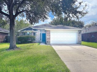 5114 Chase Wood Dr, Bacliff, TX 77518