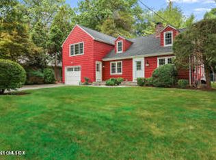 25 Summit Rd, Riverside, CT 06878