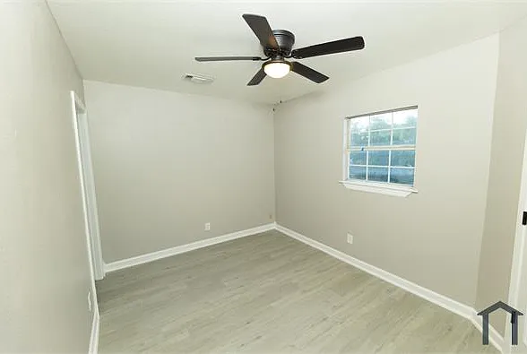 3637 Lamont St #A — Photo 12