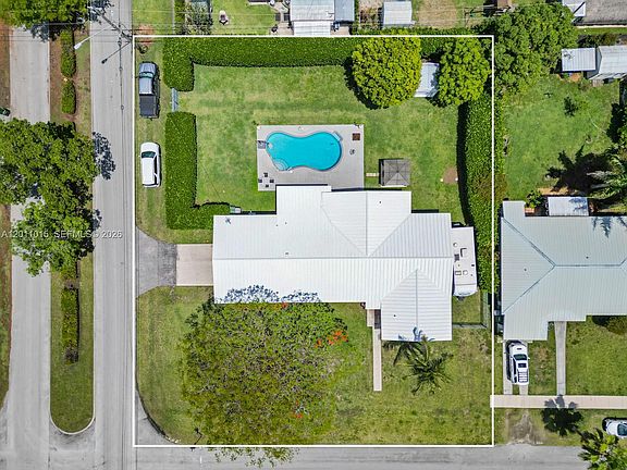 4th image of 81 NW 18th St