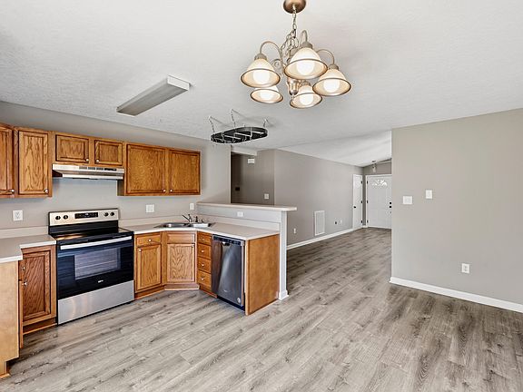 5th image of 217 Christopher Dr