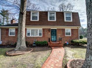 1909 Woodmont Dr, North Chesterfield, VA 23235