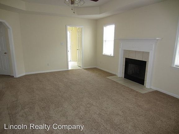 5th image of 4234 Wilshire Dr