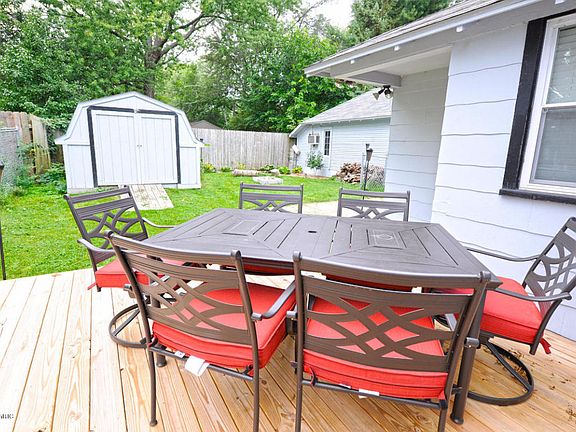 4th image of 3263 Wedgewood Ct SW