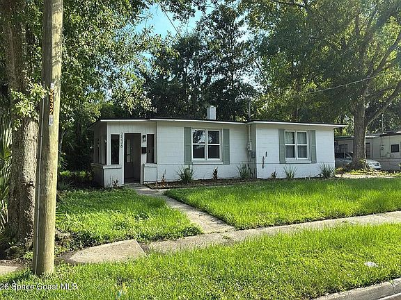 3rd image of 2536 Beaverbrook Pl