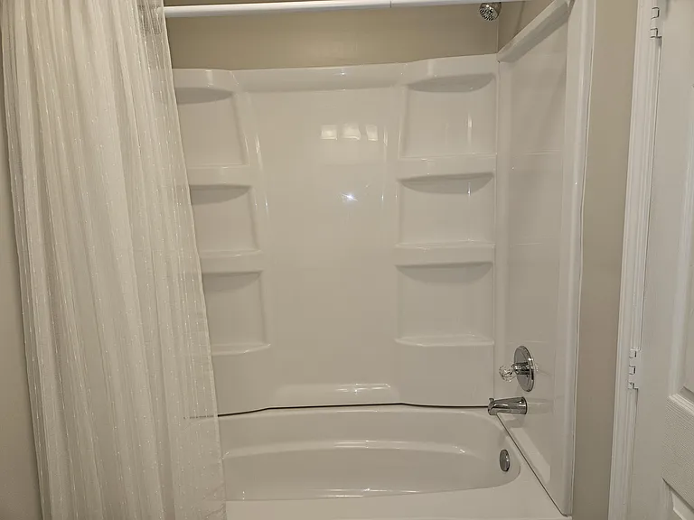 1005 Evergreen Ln — Photo 8