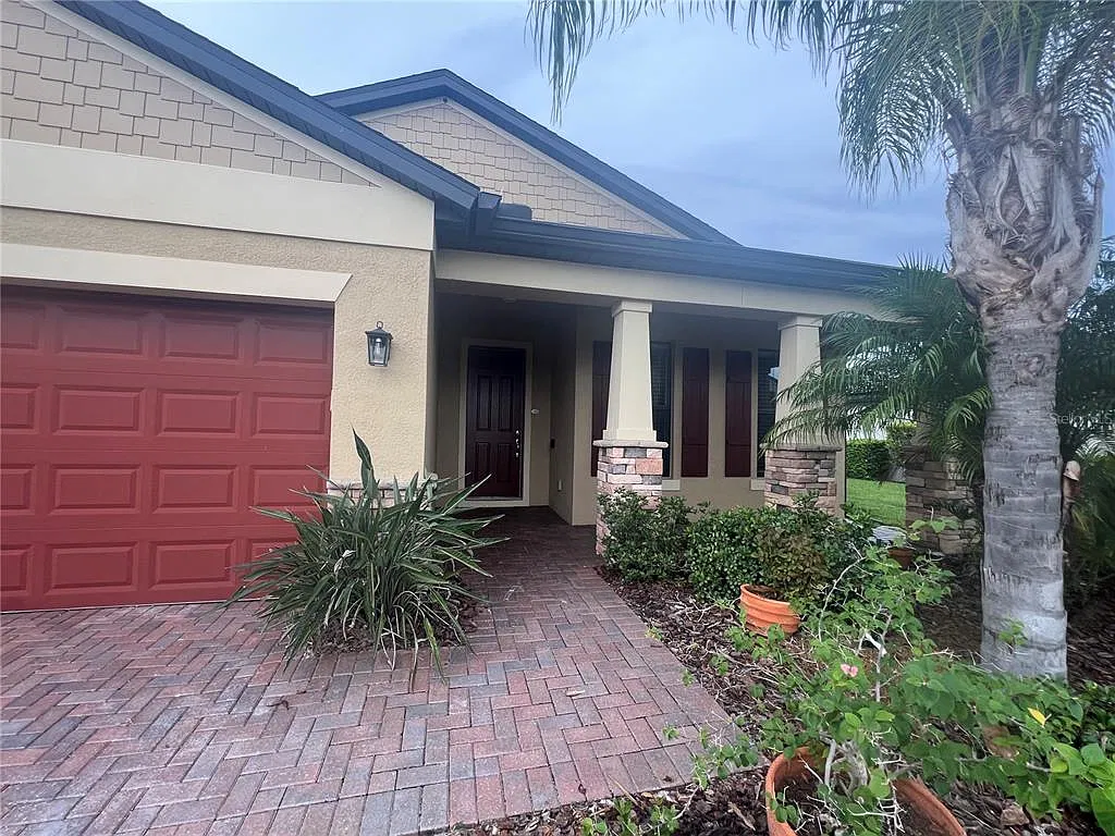 3 bed, 2.0 bath, 1955 sqft, $2,200 — Photo 3