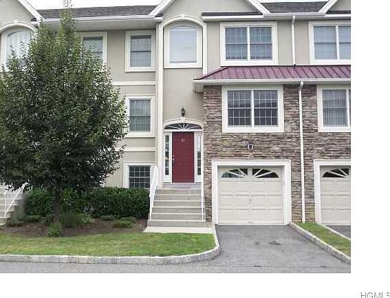 1st image of 20 Tuxedo Ln