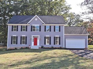 20166 Redrose Dr, Sterling, VA 20165