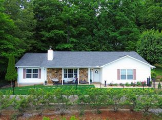 174 Cove Xing, Franklin, NC 28734