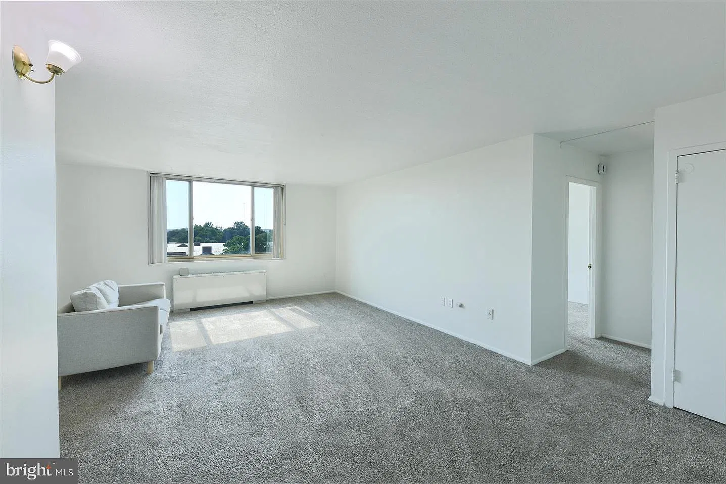 1 bed, 1.0 bath, 829 sqft, $1,950 — Photo 1