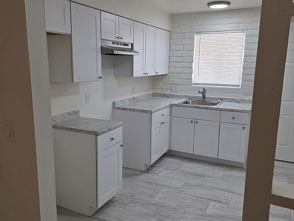 5th image of 10705 N 15th Ave #4