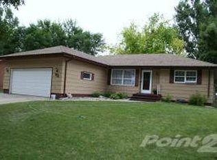 622 17th Ave NE, Aberdeen, SD 57401