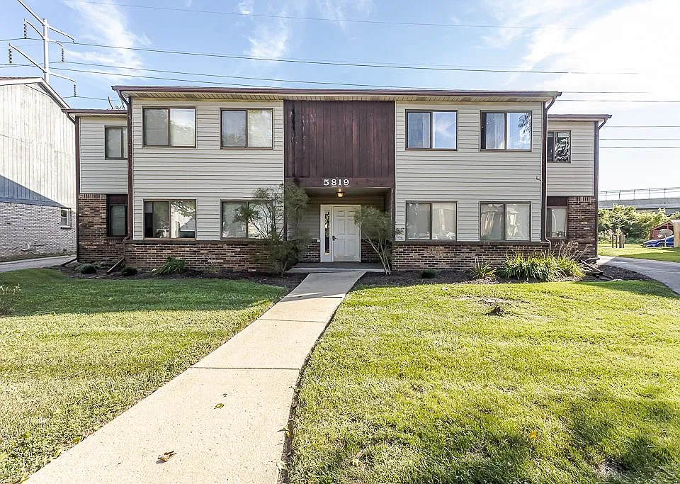 5819 Ryewyck Dr #3