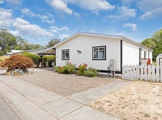 227 Trout Loop, Roseburg, OR 97471